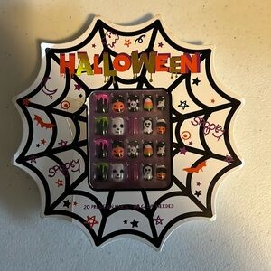 Brand New Little Girl’s Halloween Press on Nails